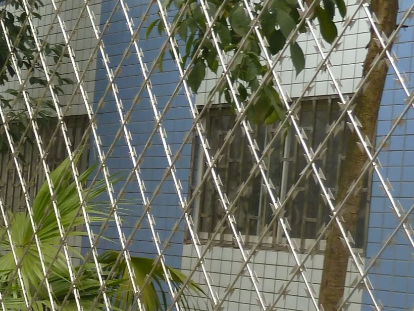Rhombus Welded Razor Mesh Fence